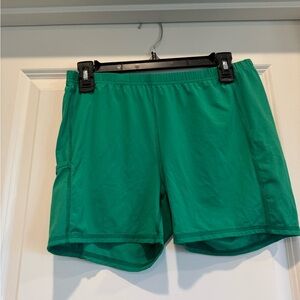 Lilly Pulitzer  Size 8 Luxetic Dark Green Athletic Shorts